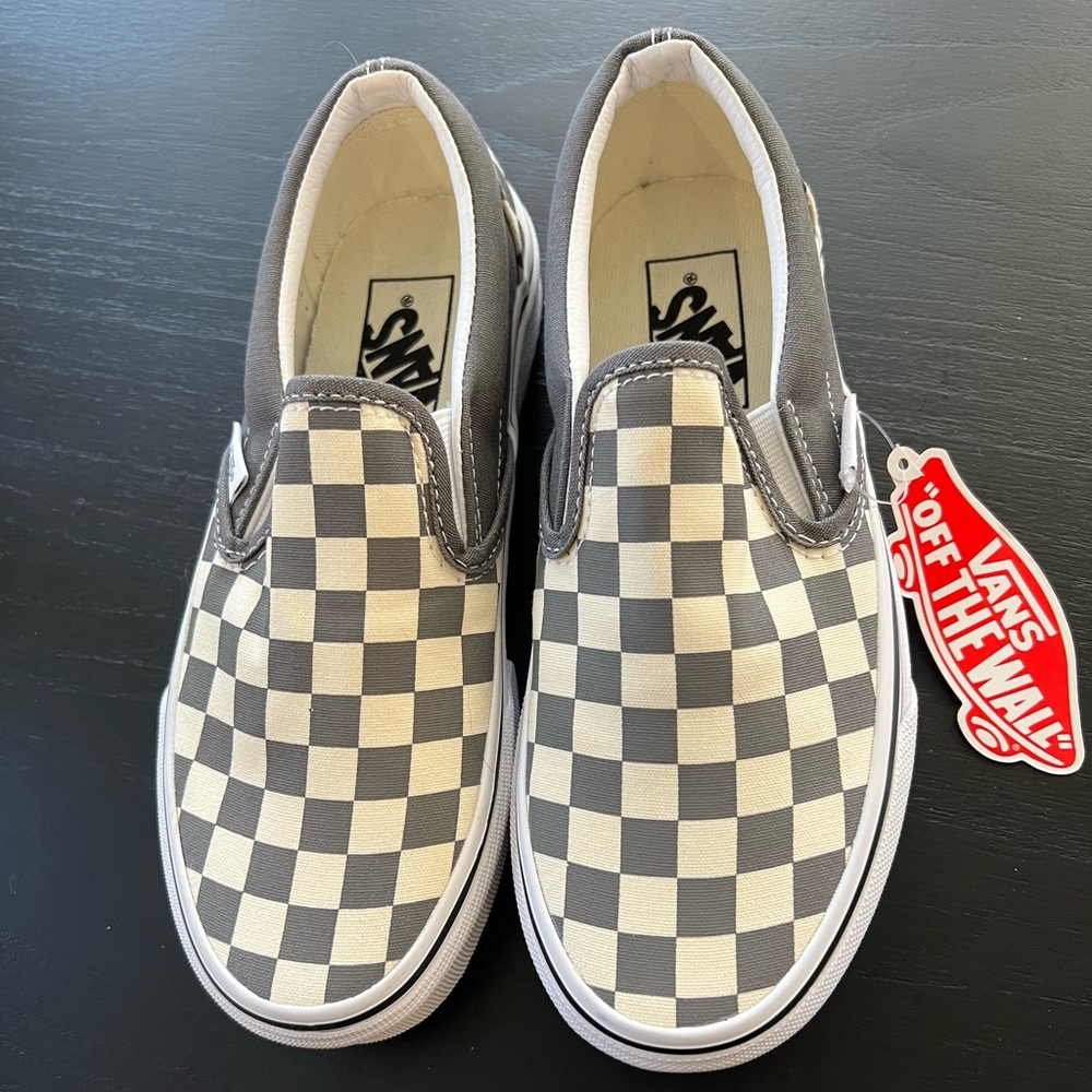 VANS - NWT - Grey Checkered Slip-Ons - 5.5 Women’s ✨